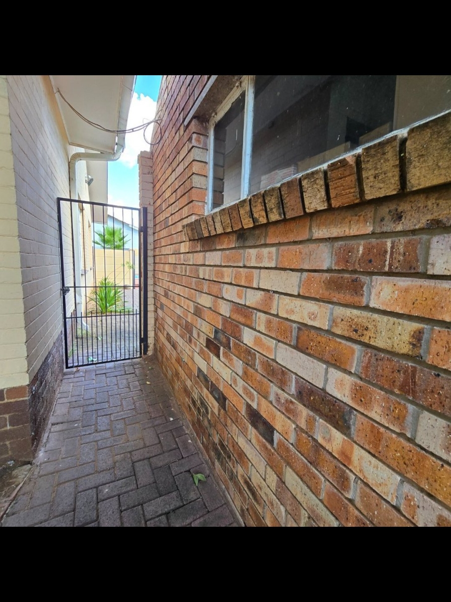 4 Bedroom Property for Sale in Brandwag Free State